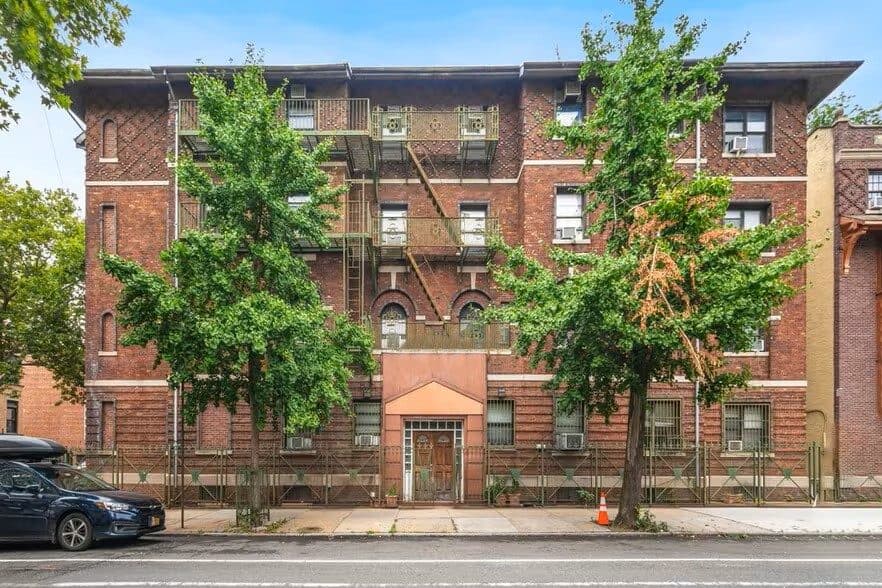 225 Brooklyn Avenue, Crown Heights